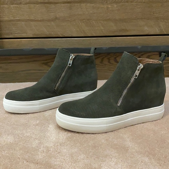 ARMY GREEN STEVE MADDEN BOOTIES - 7 - Picture 3 of 6